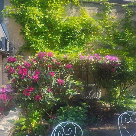 Ferienwohnung Au Puits De L'Abbaye Bourges Exterior foto