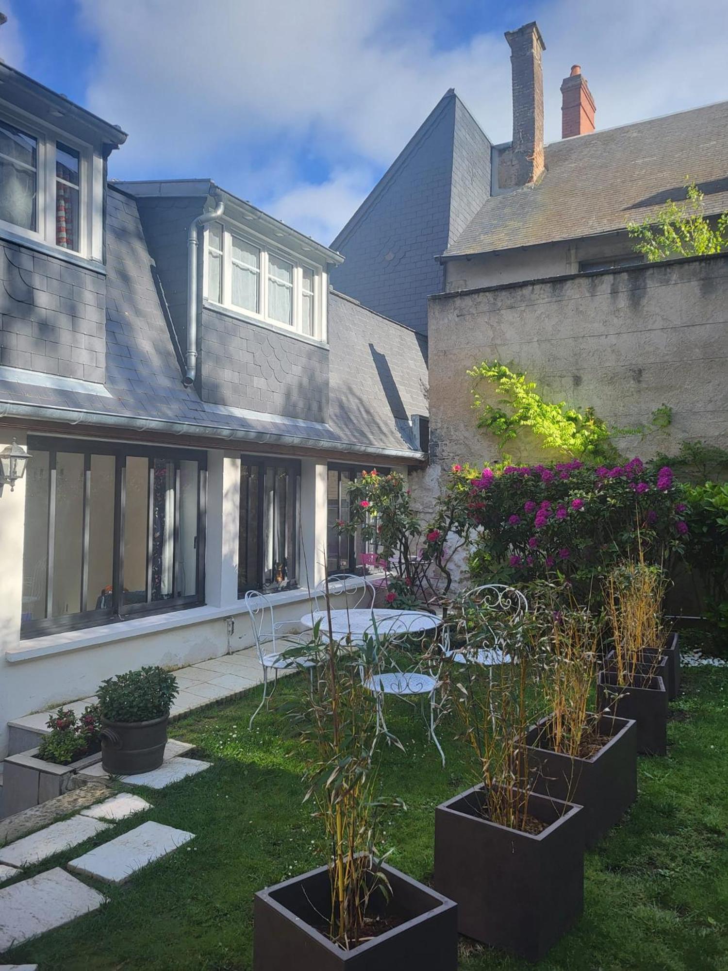 Ferienwohnung Au Puits De L'Abbaye Bourges Exterior foto